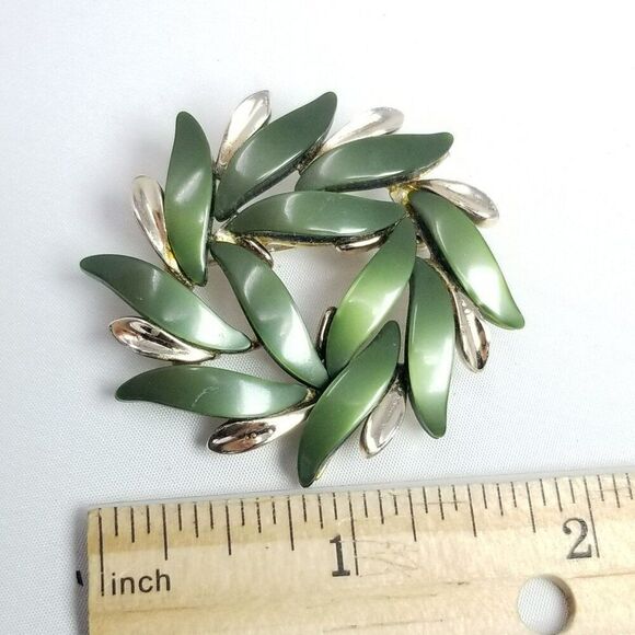 Vintage Claudette Green Lucite Leaf Flower Brooch Retro Lapel Pin, Estate - Picture 5 of 7